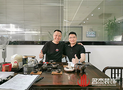 又成功簽約了服裝公司辦公室一本—道久久A久久精品蜜桃